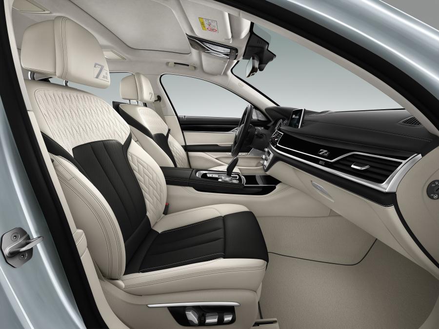 Интерьер BMW 7-Series Edition 40 Jahre 2017 года  (фото 7 из 12)